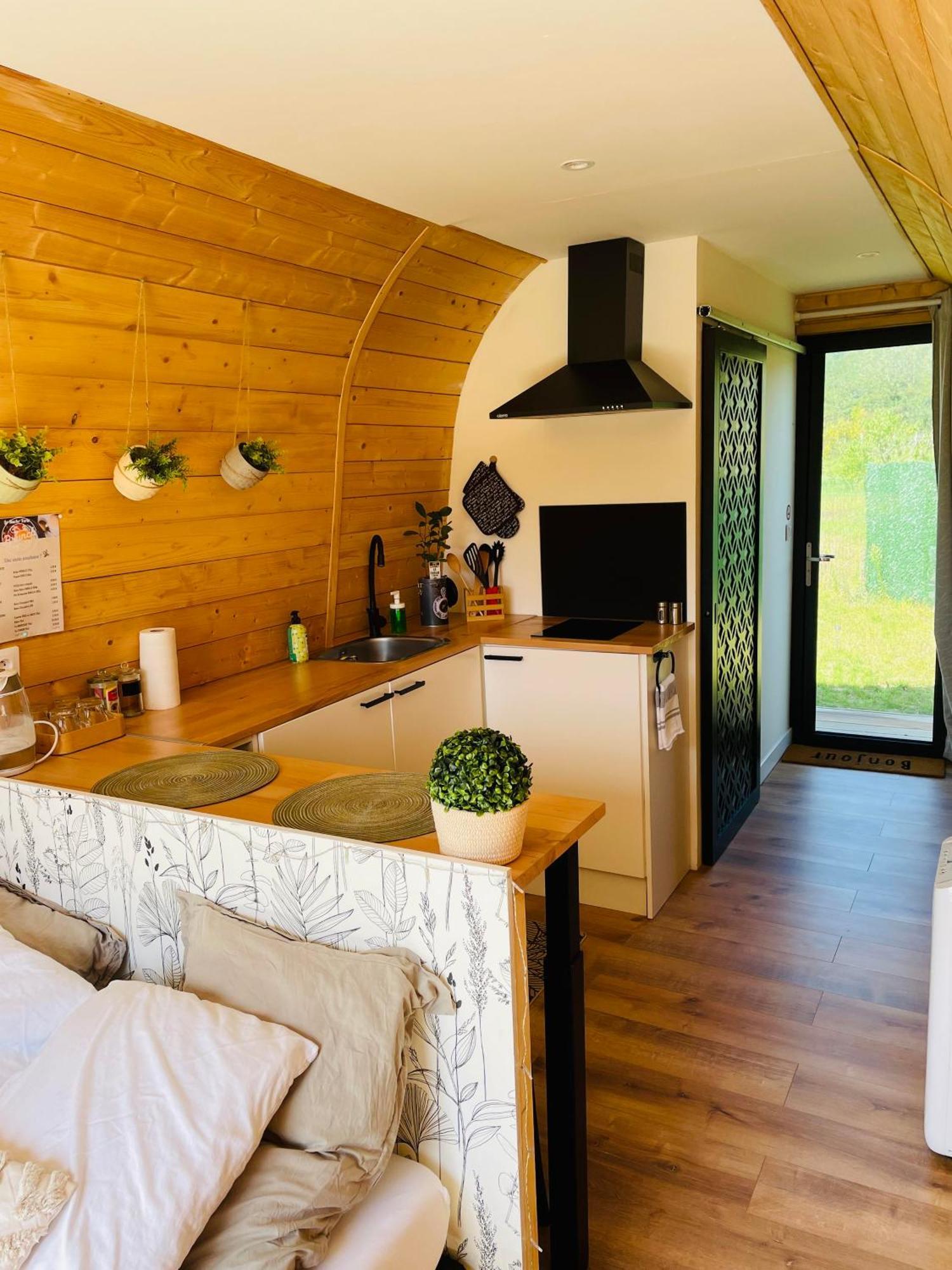 Logement Insolite : La Ruche Verte Monts-sur-Guesnes Luaran gambar