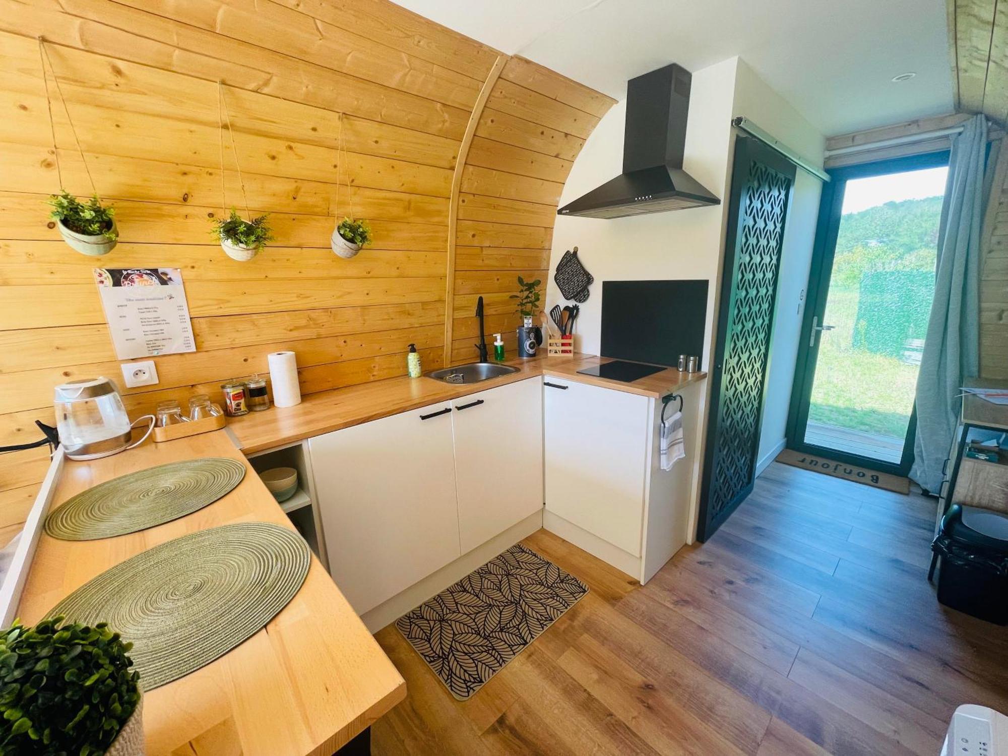 Logement Insolite : La Ruche Verte Monts-sur-Guesnes Luaran gambar